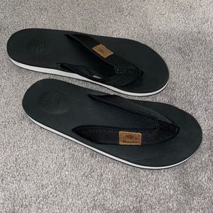 Mens Roots flip flop sandals